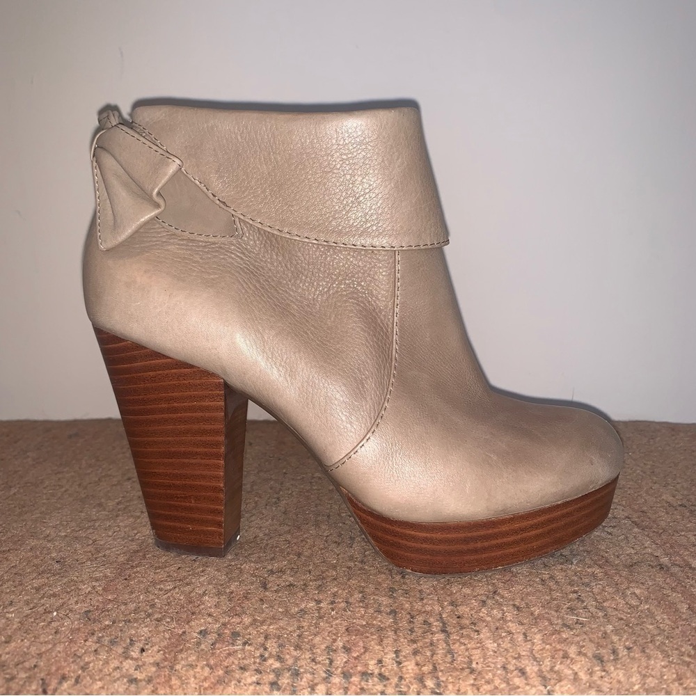 Gianni Bini Tan Leather Ankle Booties Bows